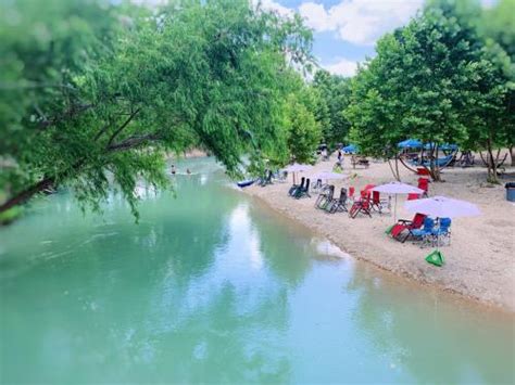 Son's river ranch - Son’s River Ranch opens June 27th, 2020! 150 acres, half mile of beautiful river frontage, cabanas, camping, riverside and in water covered picnic tables, tu...